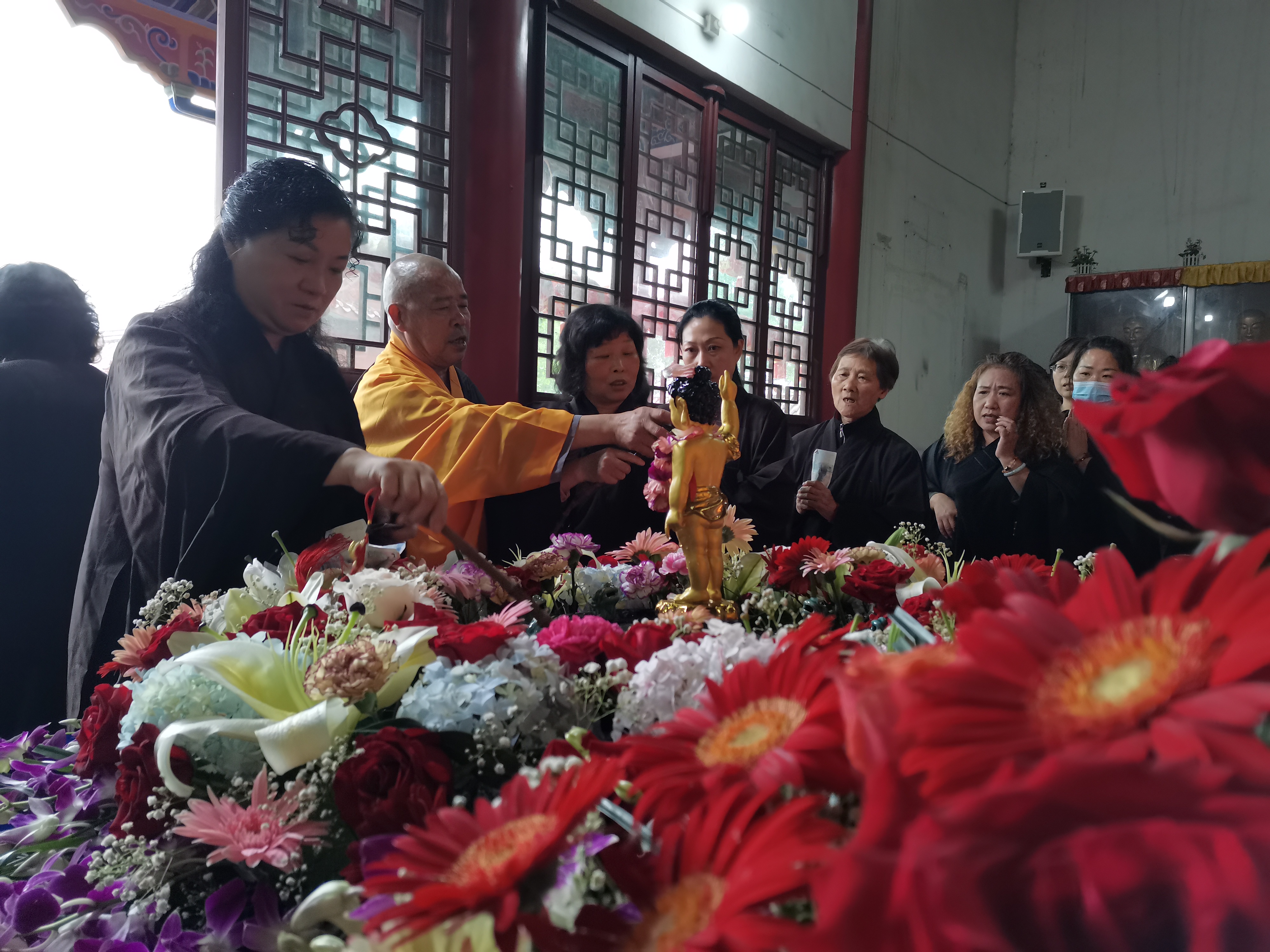 德彩网释迦牟尼佛圣诞法会圆满